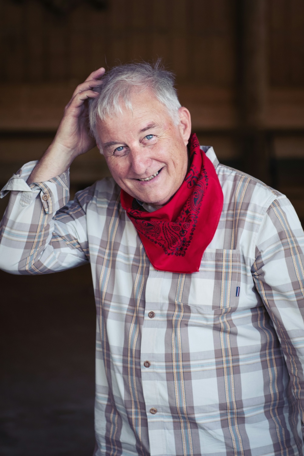 Elderly man over 70 enjoying retirement